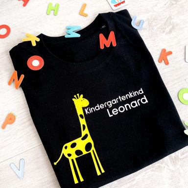 Kindergartenkind T-Shirt personalisiert mit Name und Giraffe