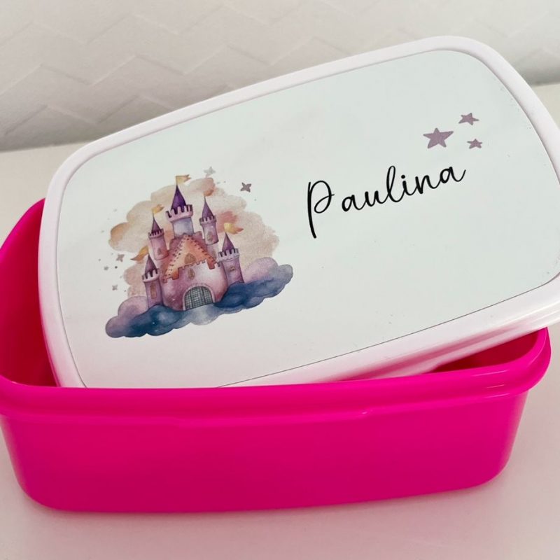 Brotdose in pink mit Prinzessinnenschloss und Name personalisiert in schwarz