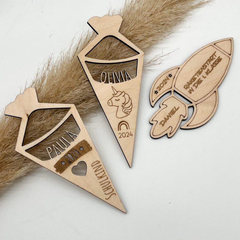 Geldgeschenk zur Einschulung - personalisiert! Wahl zwischen 3 Motiven (Schultüte, Rakete) aus Holz.