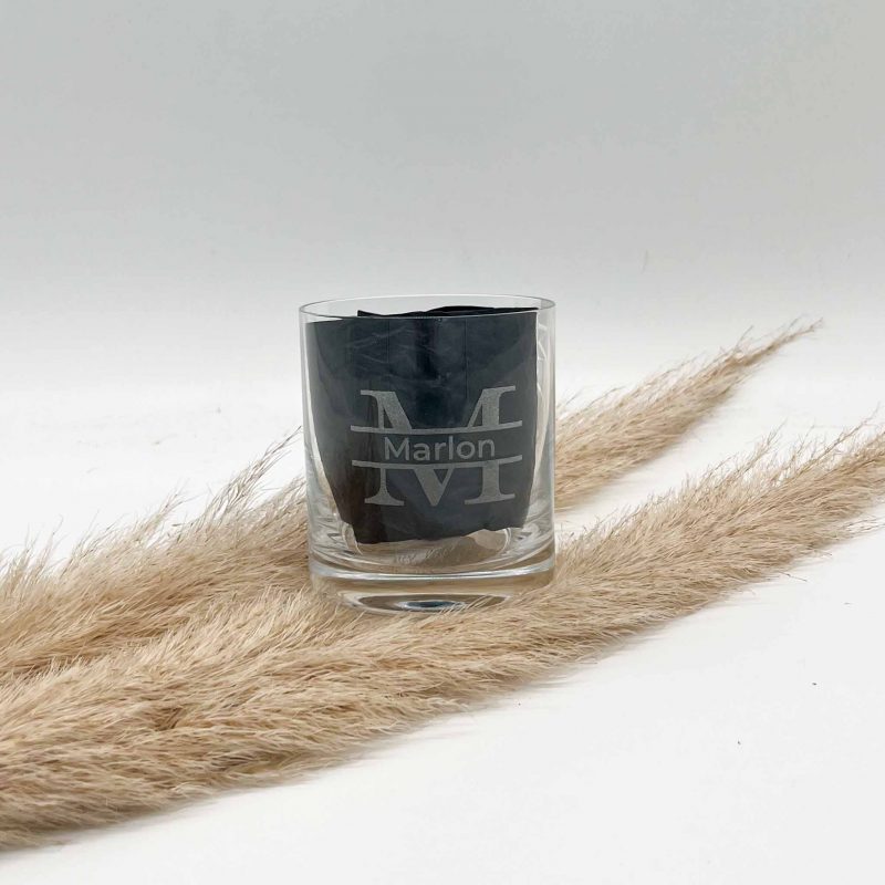 Whiskyglas mit Name und Buchstabe